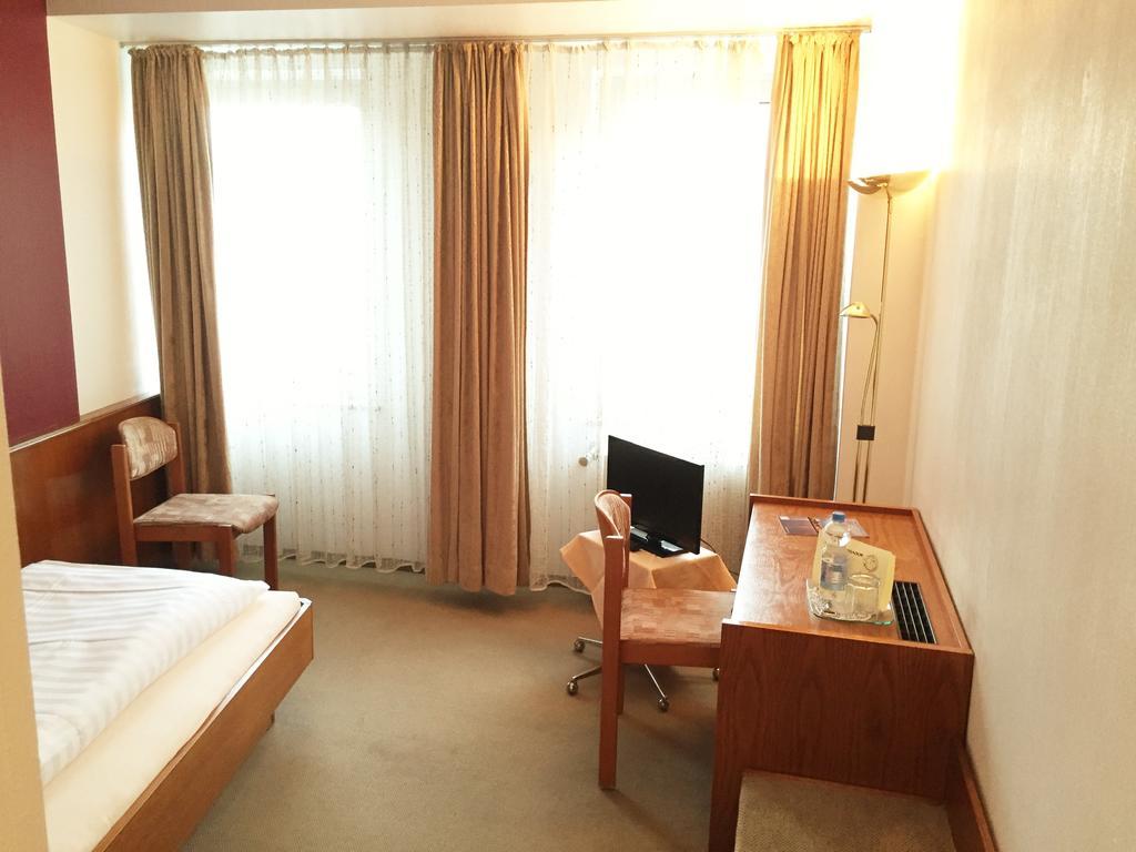 Hotel Ambassador Bonn Room photo